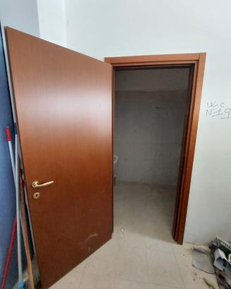 N. 20 PORTE INTERNE IN LEGNO NOCE TANGANIKA