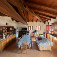 Rif v-a661 porzione al piano terra con giardino