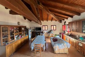 Rif v-a661 porzione al piano terra con giardino