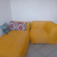 divano giallo 