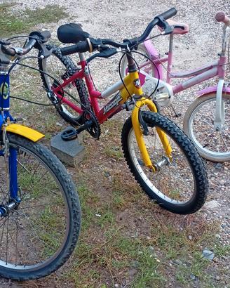 3 biciclette in blocco