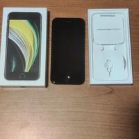 iPhone SE 2020 + 2 cover nuove e 2 usate