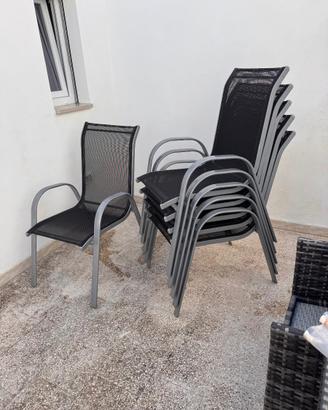 Tavolo e sedie da giardino