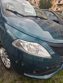 Lancia Ypsilon  Verde Smeraldo metallizzato 2019