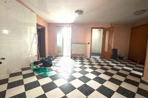 Casandrino App.to 3 piano da ristrutturare 75000