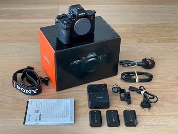 Sony A7R V + 2 batterie originali. Garanzia 24M