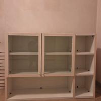 Libreria bianca bassa con 2 ante in vetro
