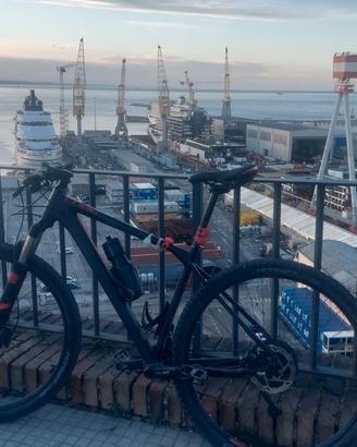 mountain bike  buono stato cube
