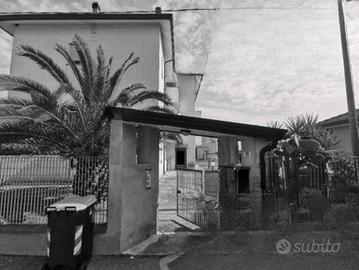 Immobile in asta di 105 m² con 4 locali e box auto
