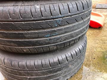 Cerchi e gomme.