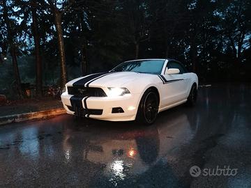 PER-IMMEDIATO REALIZZO FORD MUSTANG 4.0 V6