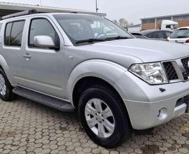 NISSAN Pathfinder 2.5 dCi LE 7 POSTI