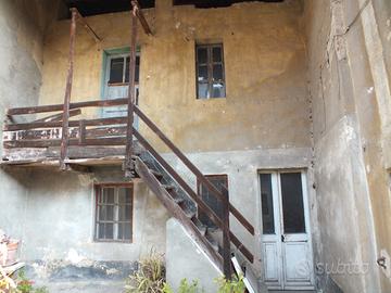 Rustico da ristrutturare in Volpiano Centro