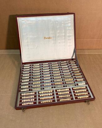 ODONTOTECNICA COFANETTO DENTI DENDIA  ANNI '50.