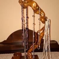 Porta collane ed anelli in legno