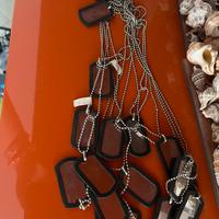 collane con targhette militari