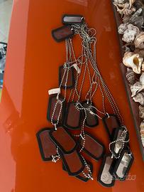 collane con targhette militari