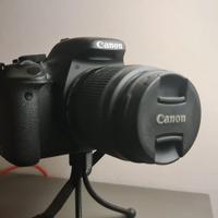 Canon EOS 600D con obbiettivo 18/55