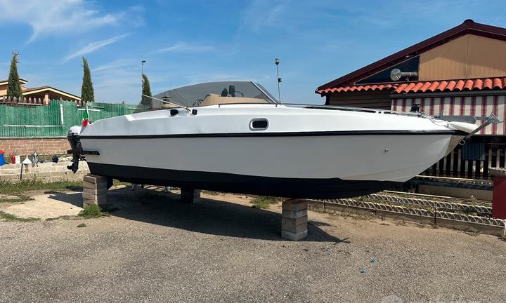 Barca semicabinata Sidra futura 21