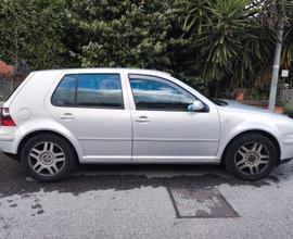 VOLKSWAGEN Golf 4ª serie - 2004