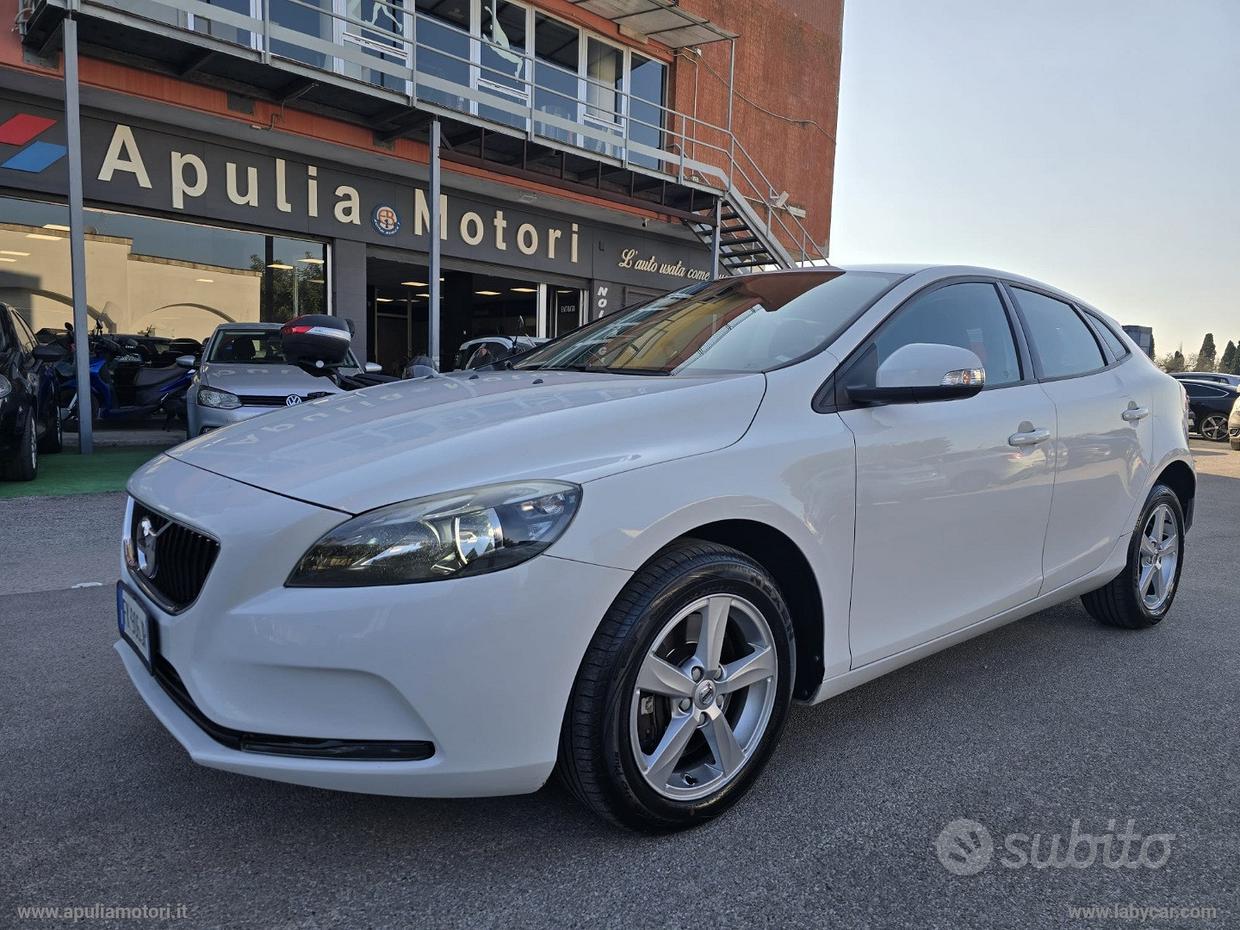 VOLVO V40 D2 Geartronic Inscription