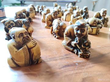 Lotto 26 Miniature Netsuke 
