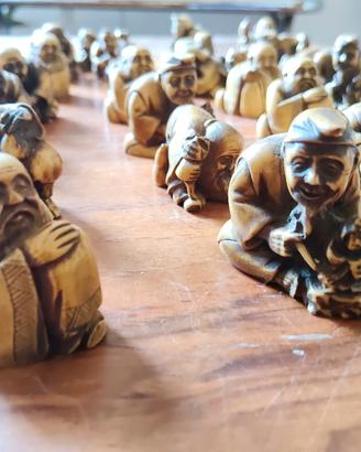 Lotto 26 Miniature Netsuke 