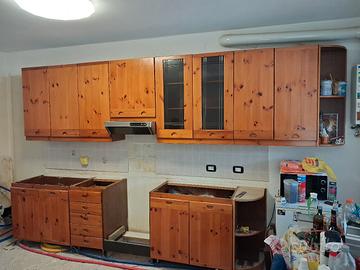 Cucina in legno componibile 