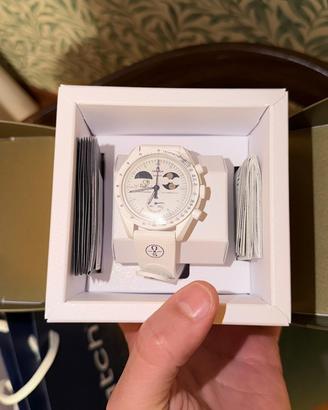 Omega per swatch mission to earthphase moonshine g