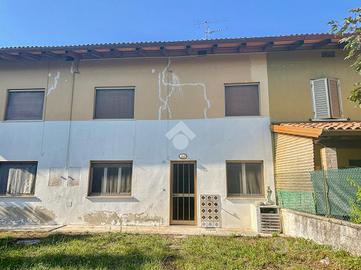 CASA DI CORTE A DIGNANO