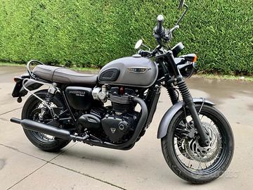 Triumph Bonneville T120 black