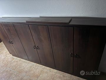 Mobile artigianale in legno massello con ripiani