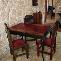 Set tavolo in legno massello con 5 sedie