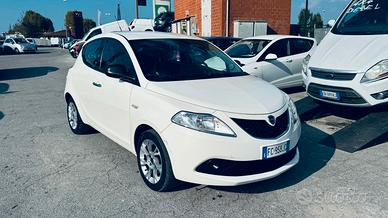Lancia Ypsilon 1.2 69 CV 5 porte S&S Gold