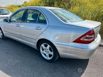 MERCEDES BENZ C220 D