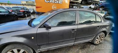 SKODA SUPERB 2004 - PORTA ANTERIORE SINISTRO