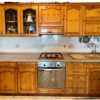 Cucina lineare in legno