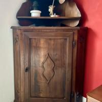 Angoliera ed alzatina in legno massiccio