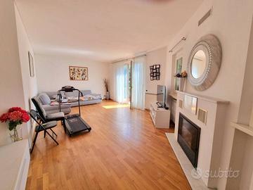 Villa di 200 m² con più di 5 locali a Montespertol