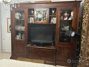 Armadio Soggiorni in legno massello con vetrine