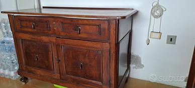 Credenza da restaurare