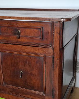 Credenza da restaurare