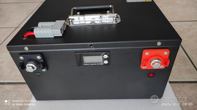 NUOVA Batteria lifepo4 litio 24v . 200 ah