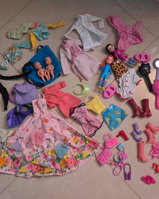 Lotto accessori e vestiti Barbie