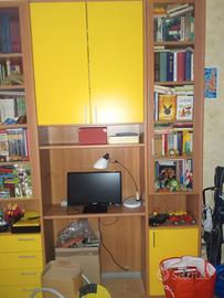 libreria cassettiera e postazione di lavoro 
