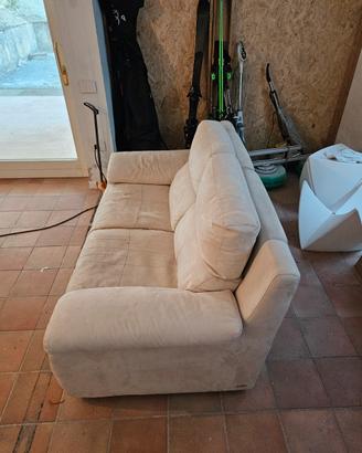 Divano PoltroneSofà 2 posti, comodo e funzio