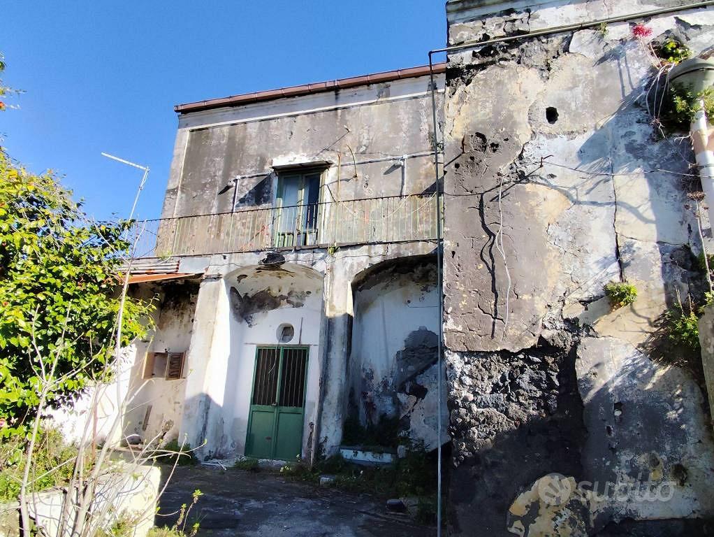 Rustico / Casale di 200 m² a Boscotrecase - Vista 2