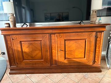 Credenza elegante e pregiata