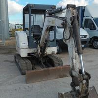 Miniescavatore Bobcat 325