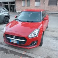 Suzuki Swift Ibrida 2020 rossa
